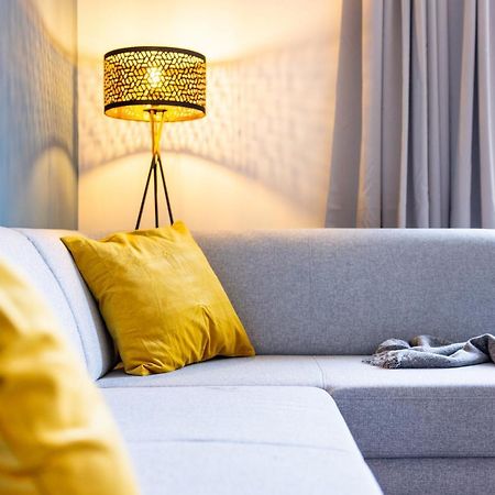 E&K Living - Design Apartment - 2 Bedrooms - Kitchen - Free Parking アウグスブルク エクステリア 写真